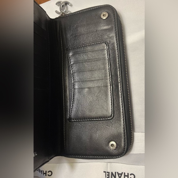 SOLD! CHANEL Authentic Long wallet clutch with chain/insert -Crossbody - Picture 9 of 15